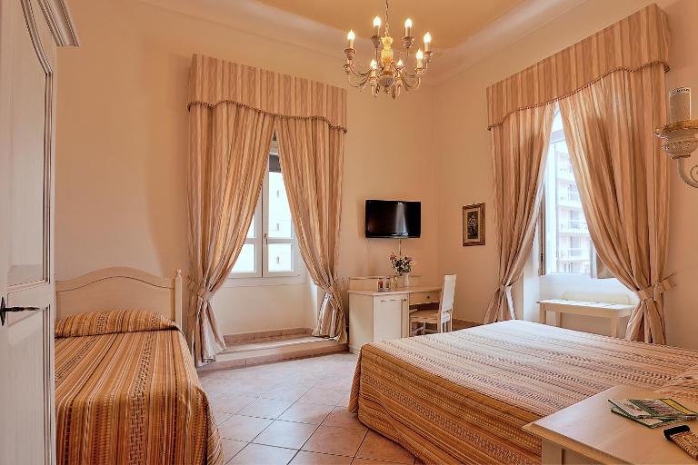Chiaro Di Luna viale Italia - Bed and Breakfast Sassari