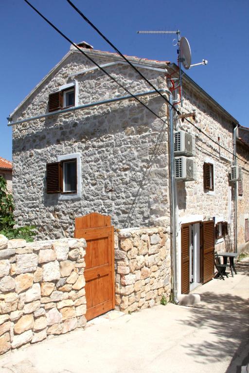Vacation home Ania - B&B Prvić Luka