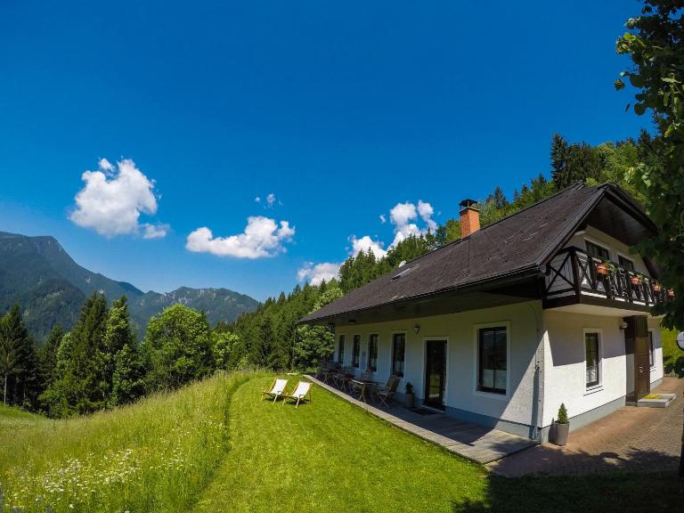 Karami Mountainhouse - B&B Trzic