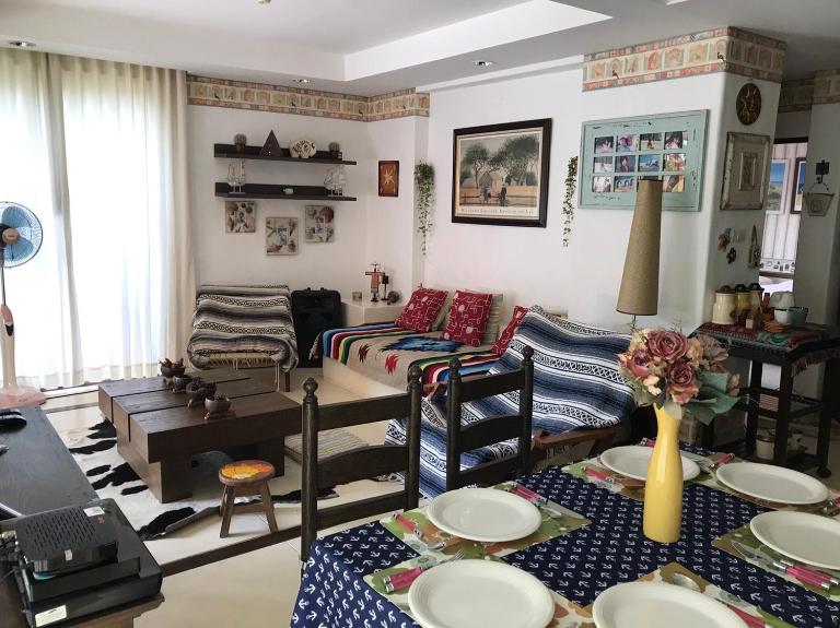Mexican Beachfront Condo - B&B Kamphaeng Saen