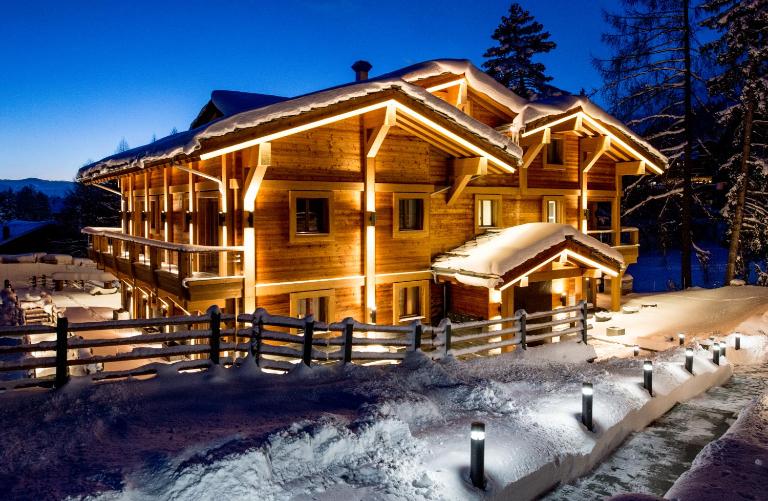 Chalet Migui Luxury Living & Spa *****, Crans Montana - B&B Crans-Montana