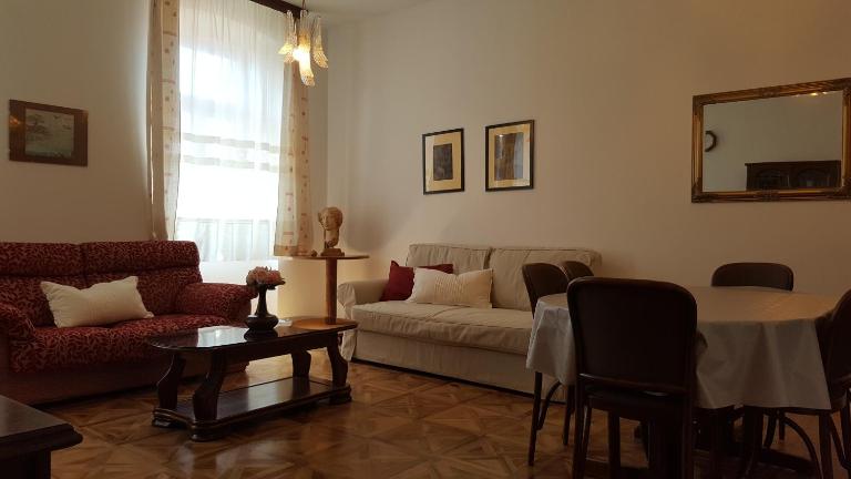 Centar old town, with free private parking - Ferienwohnung Pula