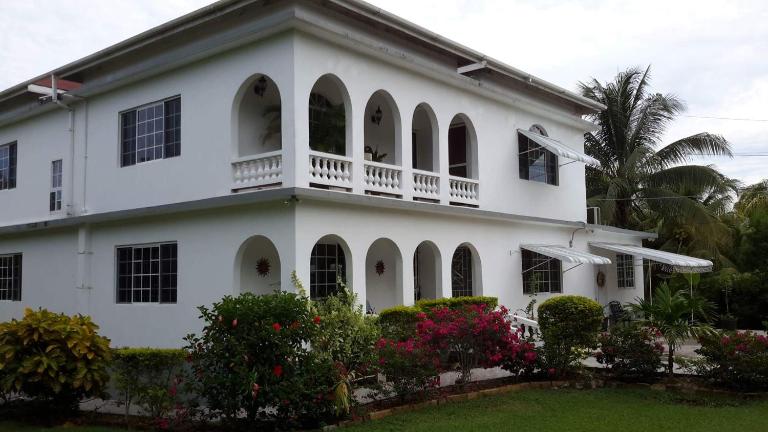 Lorenton Hideaway - B&B Lucea