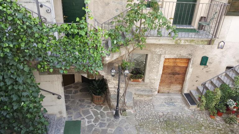 Foresteria Traversi - Bed and Breakfast Berbenno di Valtellina