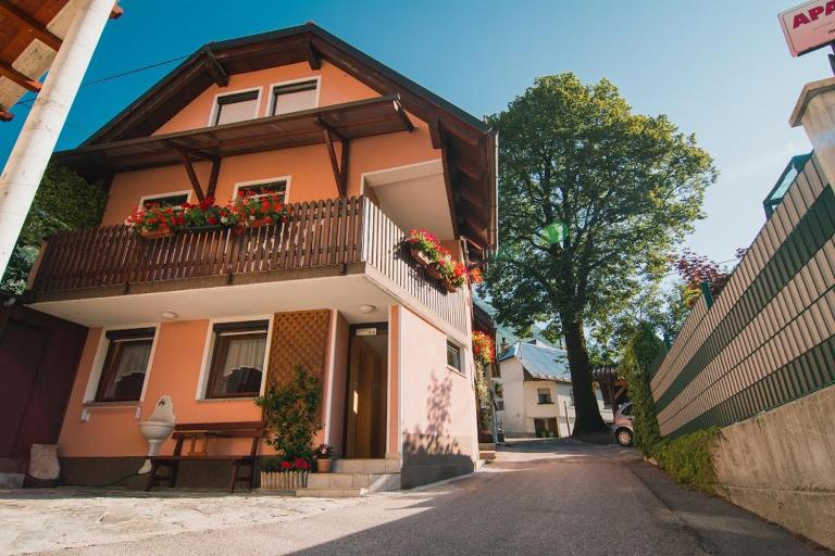Apartment Bruna Vučič - Ferienwohnung Bovec