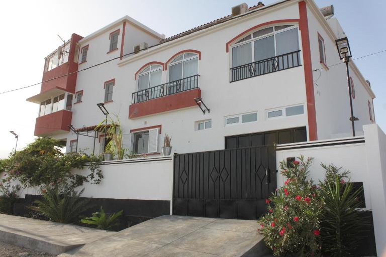 Yria Residencial - Chambres d'hôtes Porto-Novo