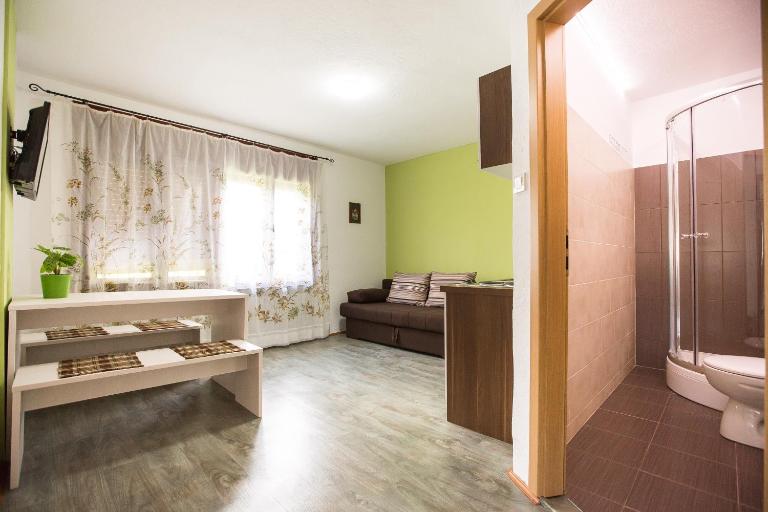 ASGARD Guesthouse - Ferienwohnung Josipdol