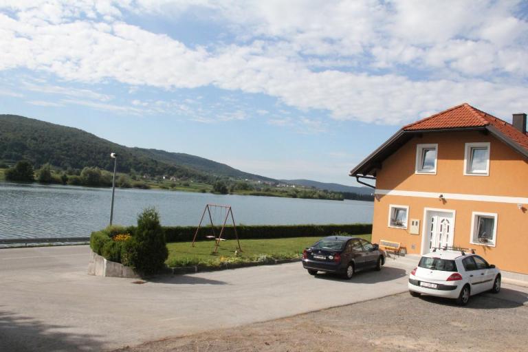 Apartment Mihalic - Chambres d'hôtes Ogulin