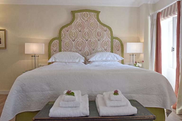 Achillion Liston Suites - Chambres d'hôtes Karyófyto