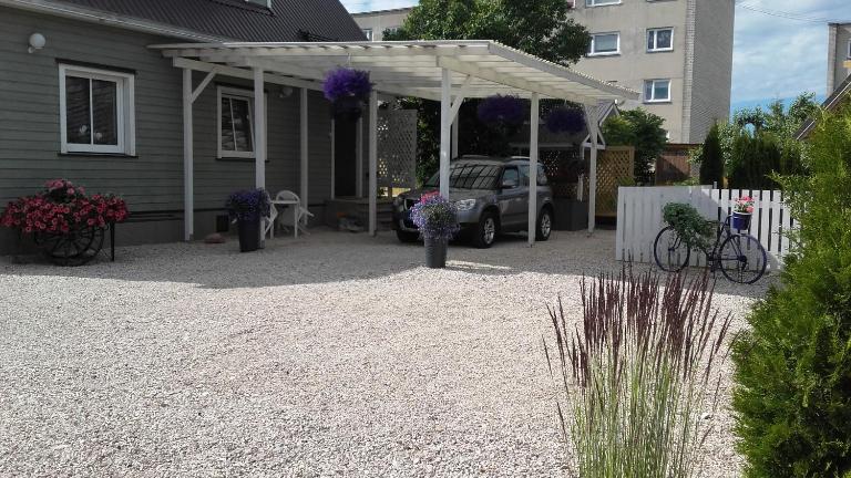 Haavalehe Summer House - Bed and Breakfast Haapsalu