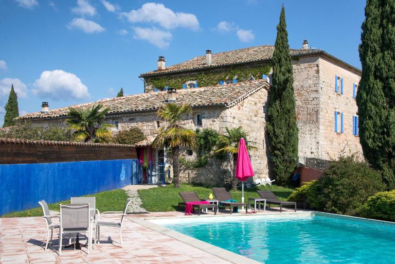Chambres d'Hôtes et Gîtes Le Mas Bleu & Spa Resort - B&B Rosières
