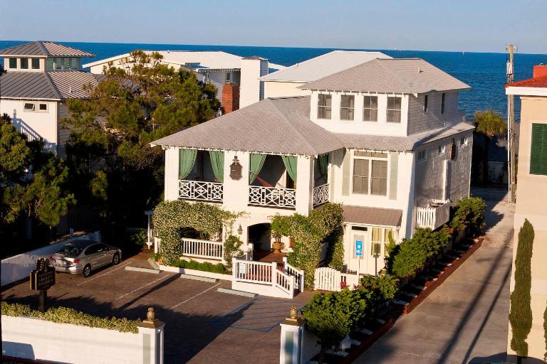 DeSoto Beach Bed and Breakfast - B&B Tybee Island