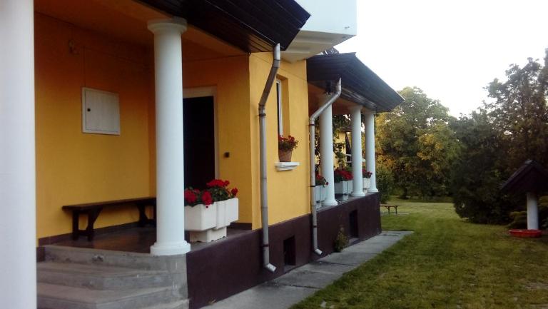 Júlia Vendégház - B&B Sárospatak