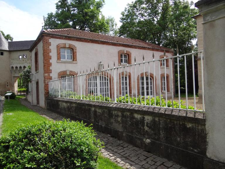 Château Mesny Gite Au Fil des Pages - B&B Vic-sur-Seille
