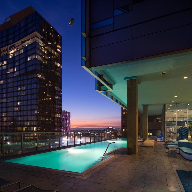 Luxurious Highrise 2b 2b Apartment Heart Of Downtown LA - B&B Los Angeles
