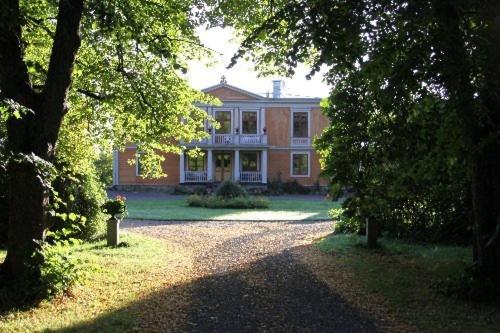 Mälby Säteri B&B - Bed and Breakfast Gnesta