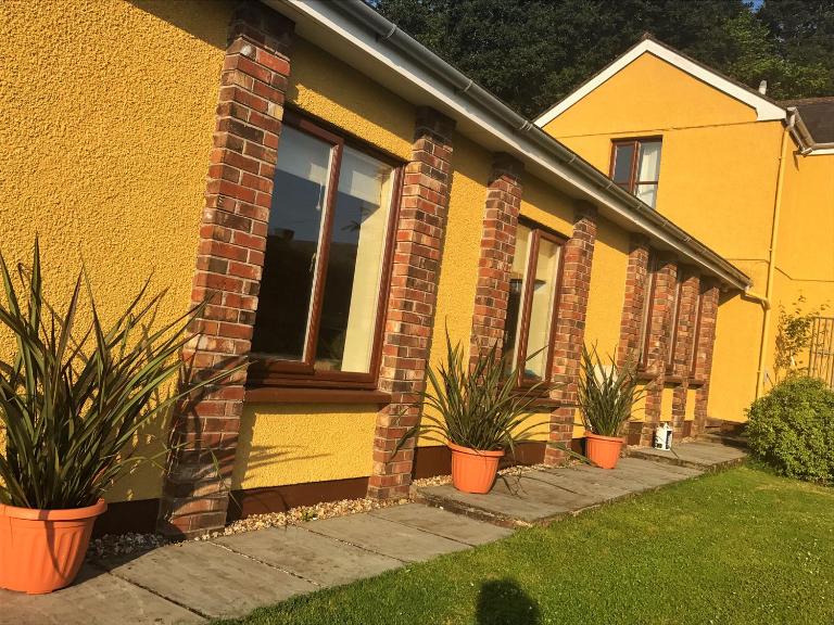 One Slade Gardens - B&B Mumbles