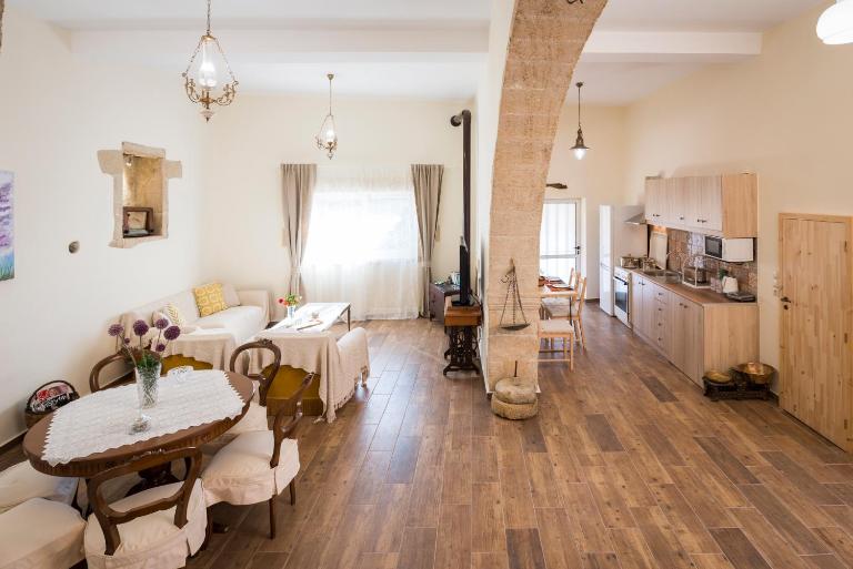 Casa Ermioni Stone House - Ferienwohnung Kástellos