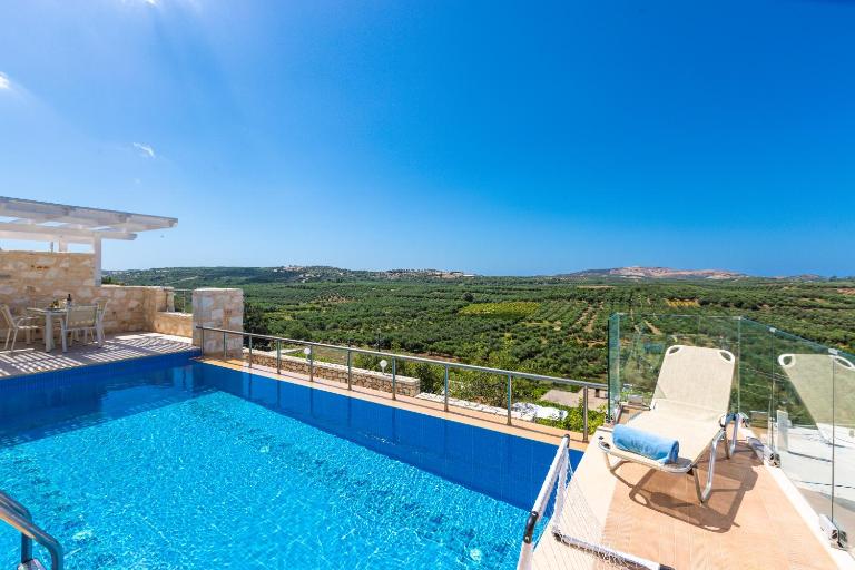 Kampos Villas, Nature Living with Heated Pool, By ThinkVilla - Bed and Breakfast Achládes