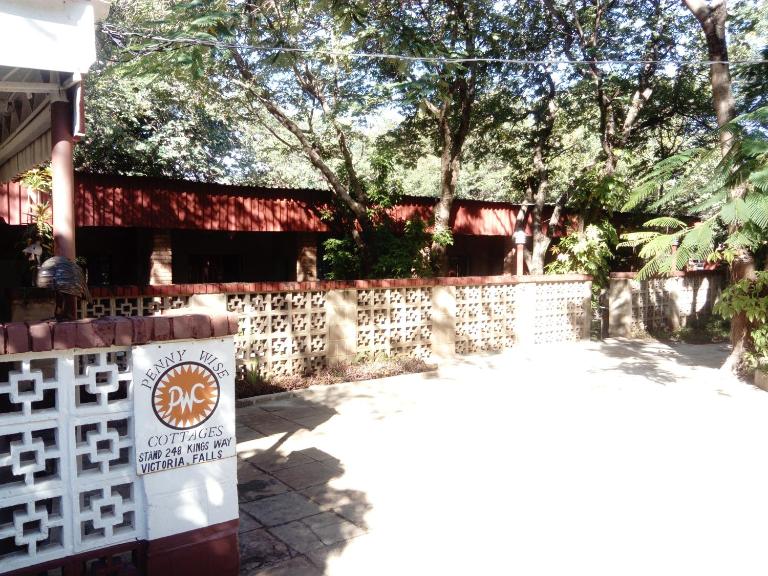 Pennywise Cottages - B&B Victoria Falls