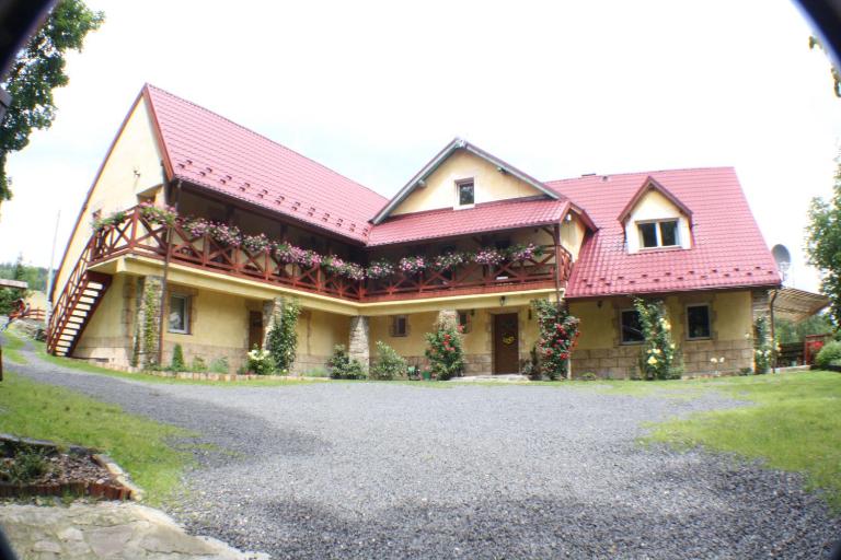 Dom na Klonowym Wzgórzu - Bed and Breakfast Stronie Śląskie