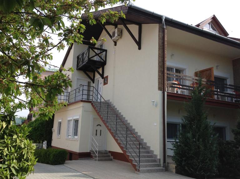 Jókai Apartmanház - B&B Hévíz