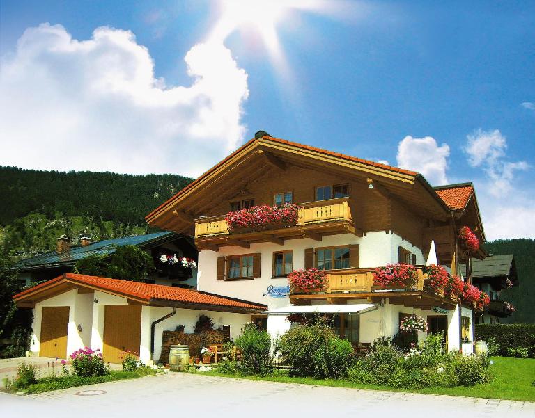 Gästehaus Bergwinkl - B&B Reit im Winkl