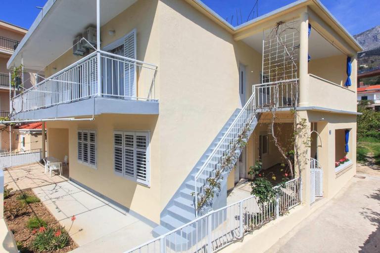 Apartments Bella - Bed and Breakfast Podgora