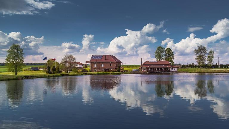 Tawerna Pod Kotwicą pokoje i domy wakacyjne - Bed and Breakfast Kadłub Wolny