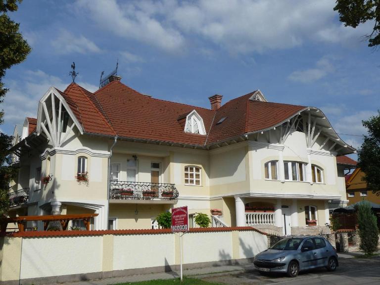 Apartmanház Sipos Siófok - Bed and Breakfast Siófok