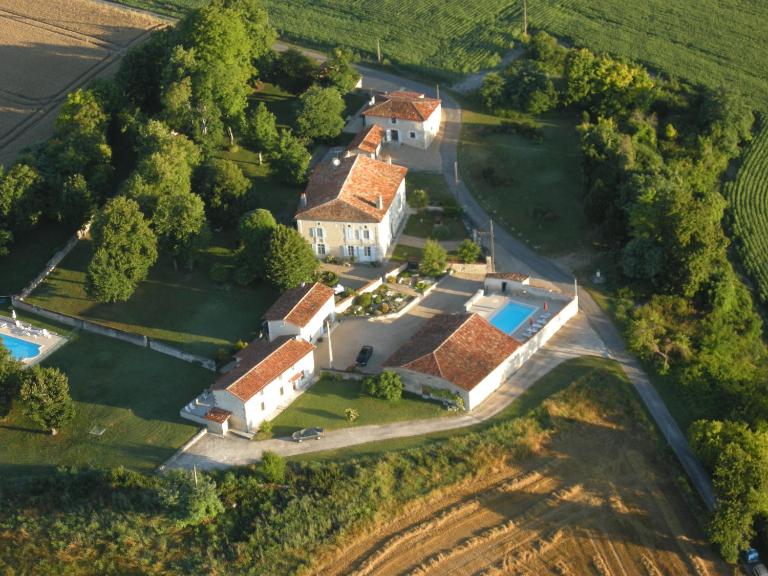 Langlade Estate - B&B Montboyer