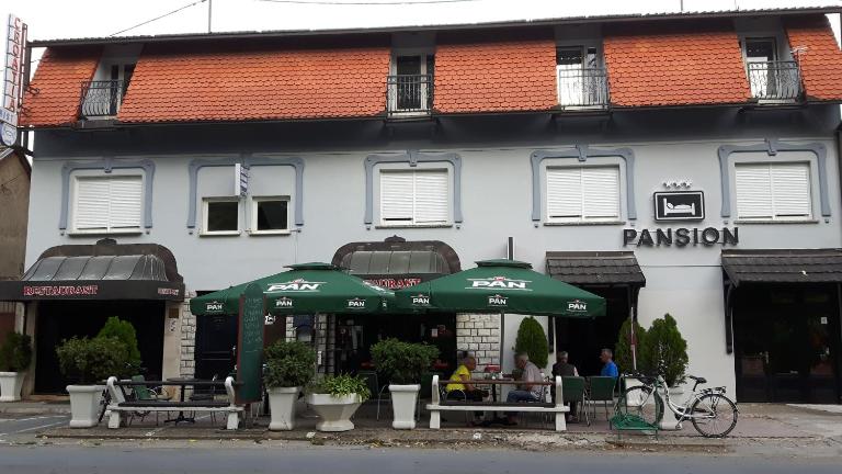 RESTORAN PRENOĆIŠTE CROATIA TURIST - Bed and Breakfast Đakovo