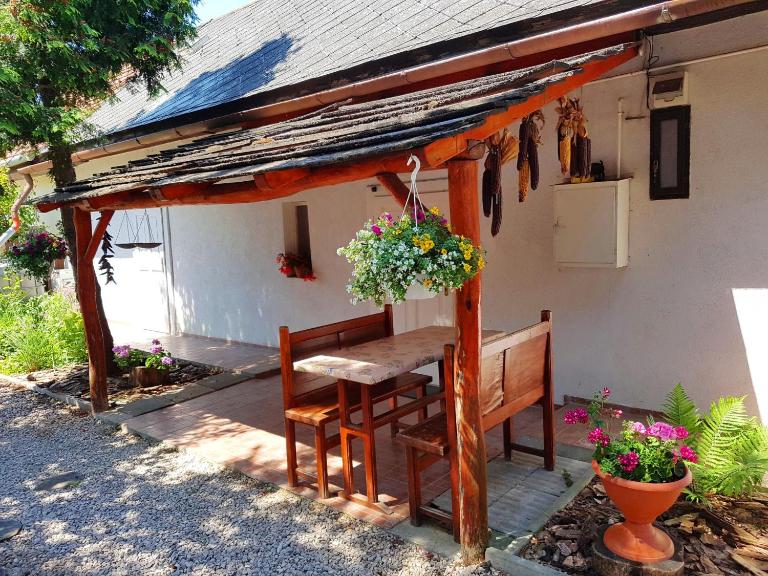 Kúti Vendégház - Bed and Breakfast Bakonykúti