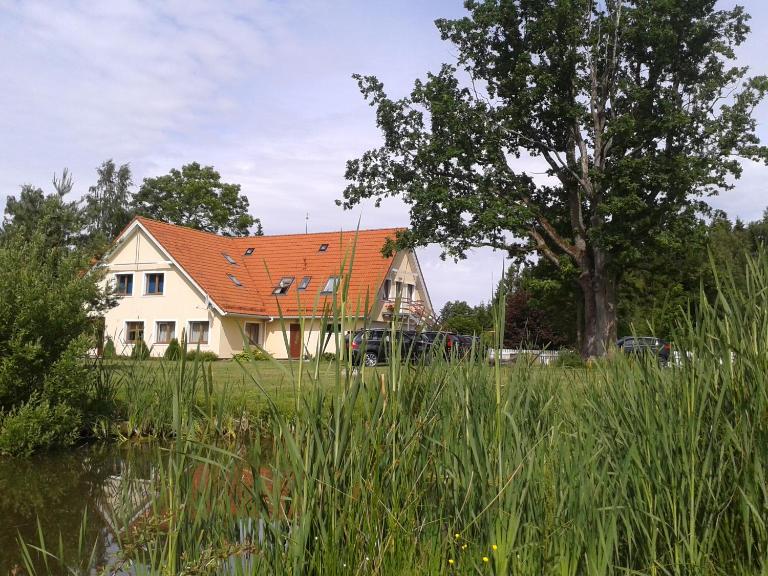 Villa River Rose - Bed and Breakfast Jõesuu