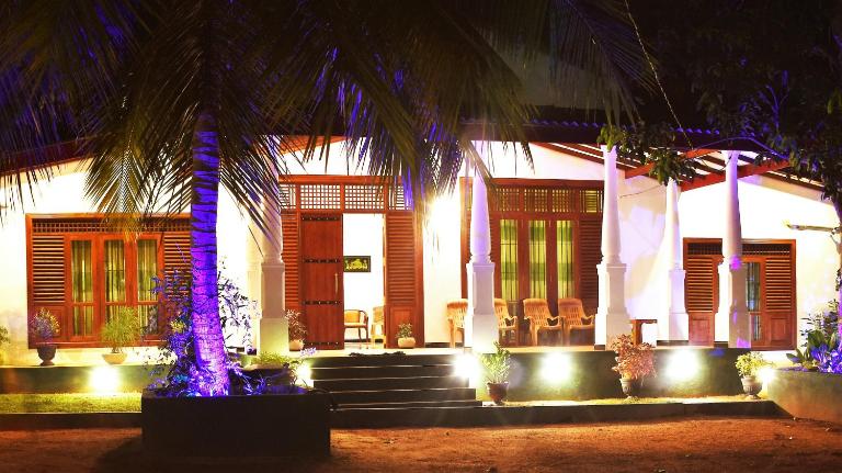 Green Palace Hotel - B&B Anuradhapura