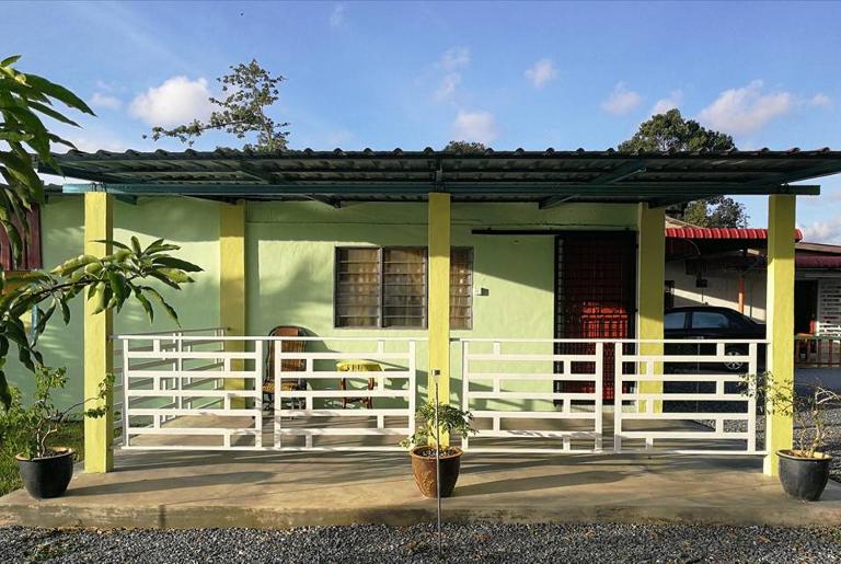 Chalet Desa Halban - B&B Kangar