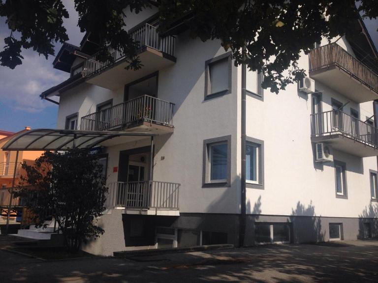 Guest House Business - Bed and Breakfast Valpovo