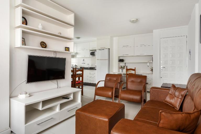 Apto 2 quartos, 1 quadra do Mar/Shop. Atlantico - Ferienwohnung Balneário Camboriú