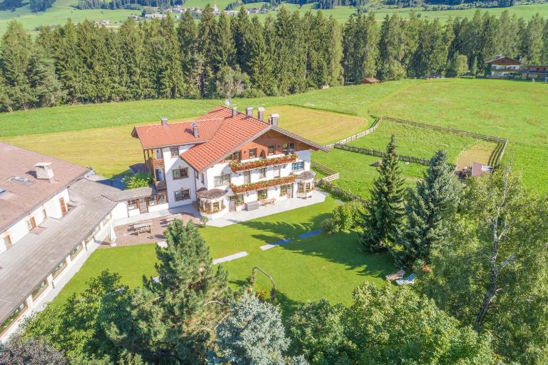 Apartments Hubertushof - B&B Dobbiaco