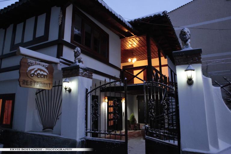 Guest House Bujtina Leon - B&B Korçë