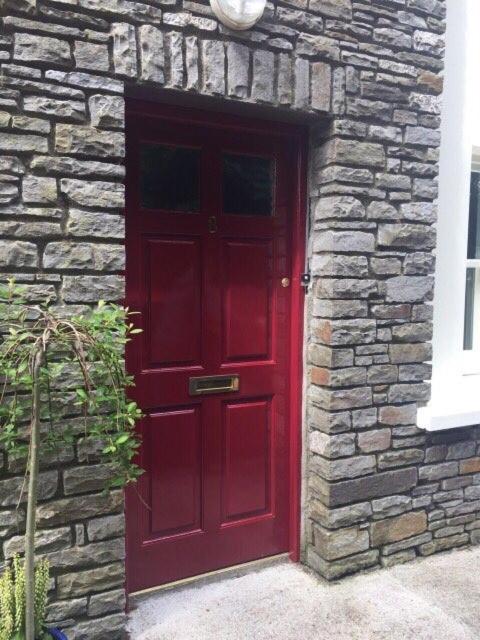 Modern Home in the Heart of Rosscarbery Village - Chambres d'hôtes Ross Carbery