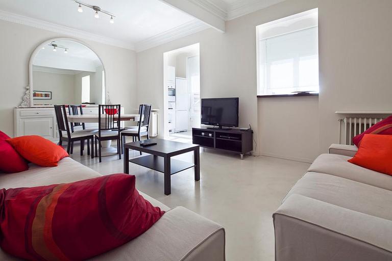 Central and Spacious Family Apartment - B&B Barcelona