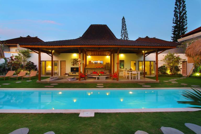 Villa Thiara by Optimum Bali Villas - B&B Seminyak