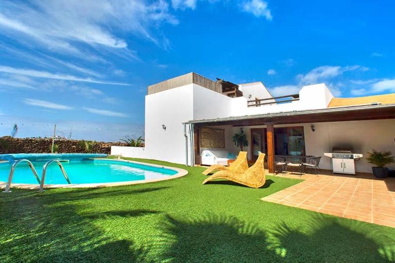 VillaTommy heated pool, hottub, fast wifi - B&B Lajares