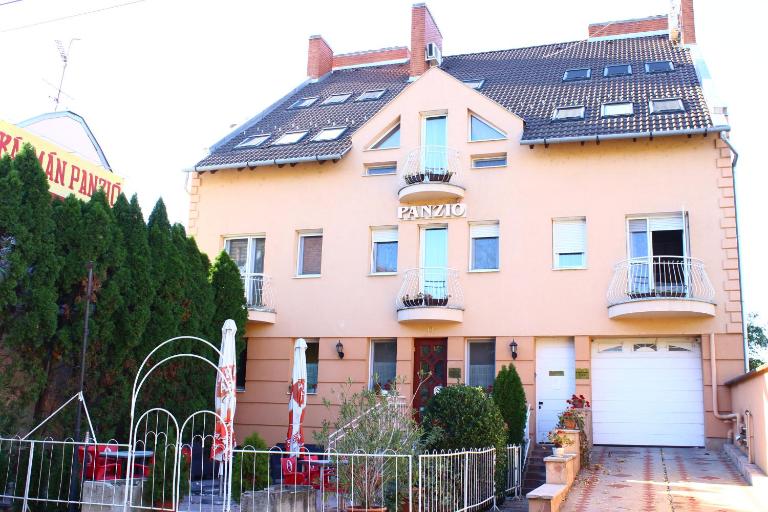 Kálmán Panzió - Chambres d'hôtes Szeged