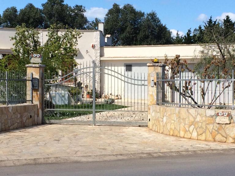 fiori e massi - Bed and Breakfast Ostuni