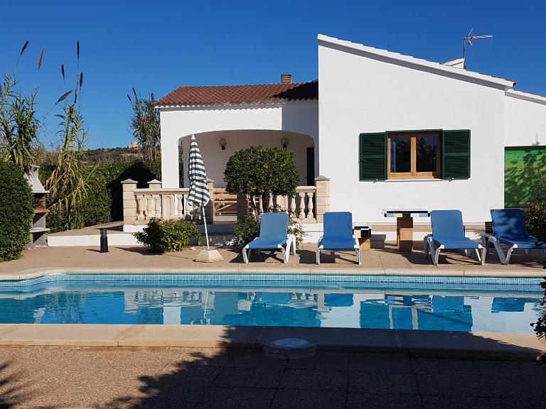 Villa Luz: refugio de calma y belleza en Menorca - B&B Cala'N Blanes