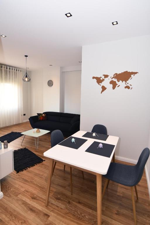 Skanderbeg Square Center Apartments - Chambres d'hôtes Tirana