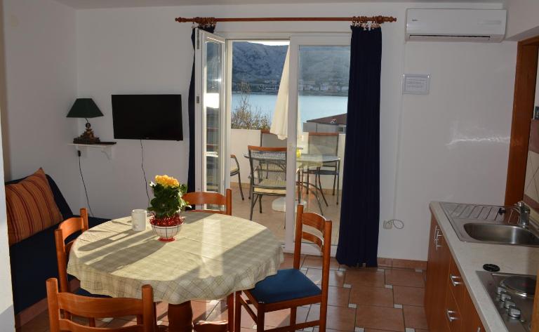 Apartments Burcul Pag - B&B Pag