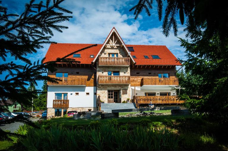 Pensiunea Colt de Rai - Chambres d'hôtes Beliş